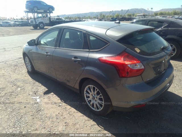 Photo 2 VIN: 1FAHP3K28CL106977 - FORD FOCUS 