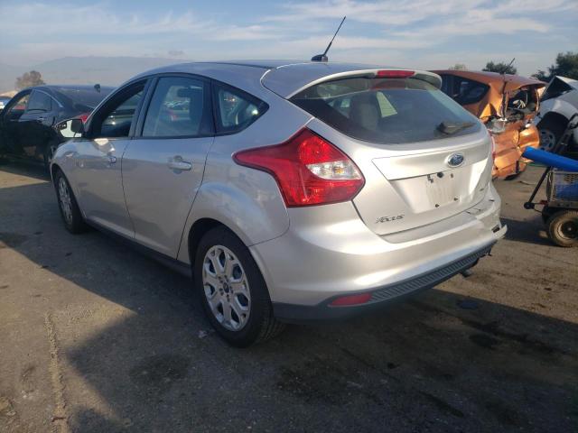 Photo 1 VIN: 1FAHP3K28CL140109 - FORD FOCUS SE 