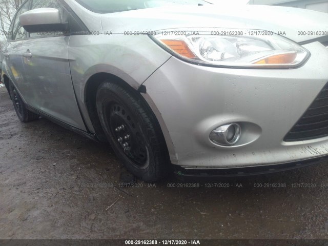 Photo 5 VIN: 1FAHP3K28CL241702 - FORD FOCUS 