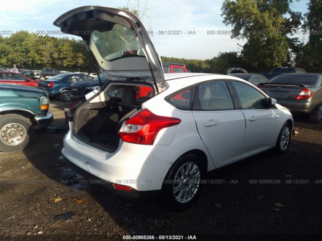 Photo 3 VIN: 1FAHP3K28CL394922 - FORD FOCUS 