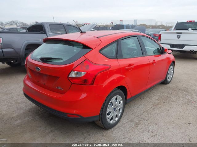 Photo 3 VIN: 1FAHP3K28CL428938 - FORD FOCUS 