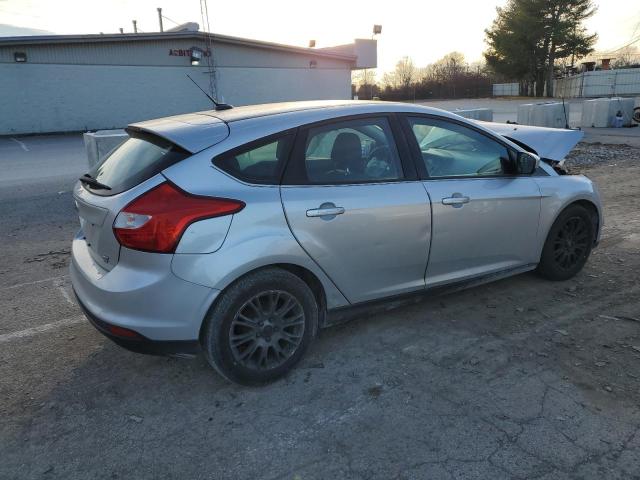 Photo 2 VIN: 1FAHP3K29CL178741 - FORD FOCUS 