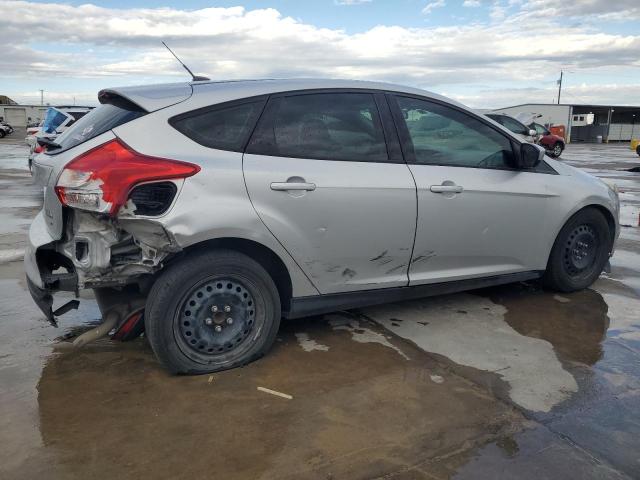 Photo 2 VIN: 1FAHP3K29CL215223 - FORD FOCUS SE 