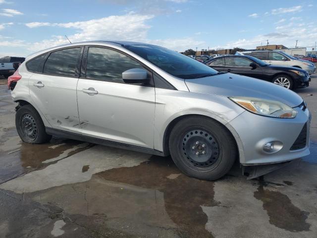 Photo 3 VIN: 1FAHP3K29CL215223 - FORD FOCUS SE 