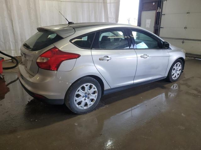 Photo 2 VIN: 1FAHP3K29CL261392 - FORD FOCUS SE 