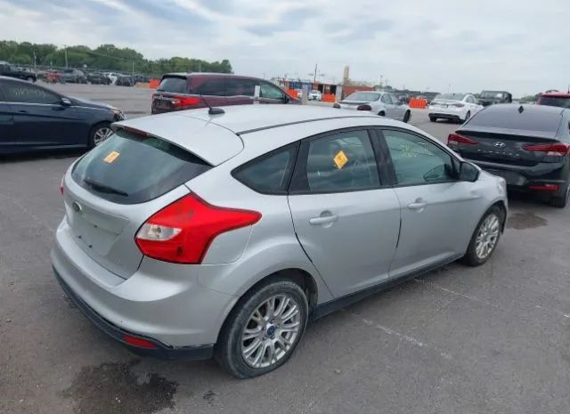 Photo 3 VIN: 1FAHP3K29CL333191 - FORD FOCUS 