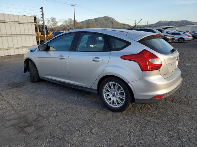 Photo 1 VIN: 1FAHP3K29CL368135 - FORD FOCUS SE 