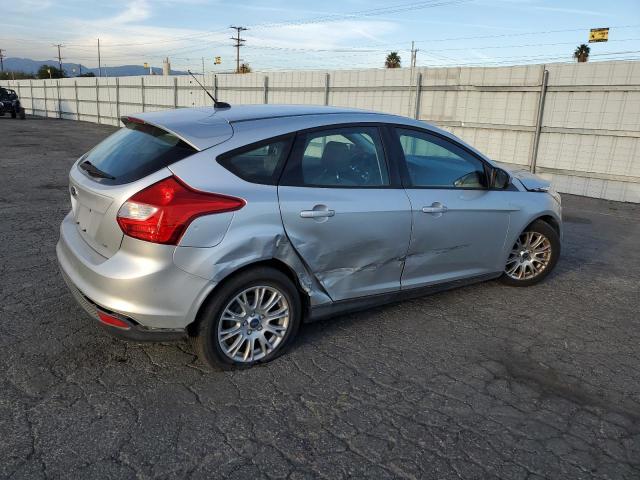 Photo 2 VIN: 1FAHP3K29CL368135 - FORD FOCUS SE 