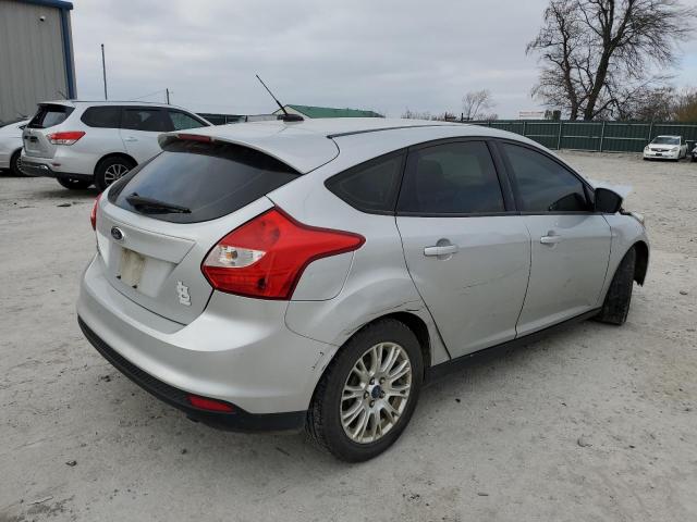 Photo 2 VIN: 1FAHP3K2XCL136093 - FORD FOCUS 