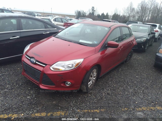 Photo 1 VIN: 1FAHP3K2XCL151421 - FORD FOCUS 