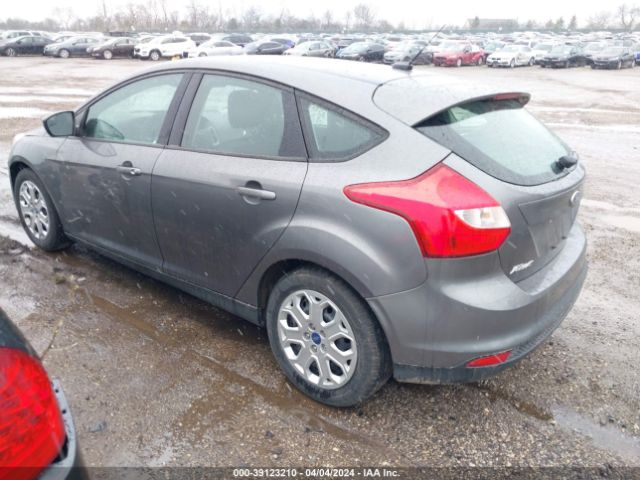 Photo 2 VIN: 1FAHP3K2XCL156909 - FORD FOCUS 