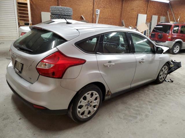 Photo 2 VIN: 1FAHP3K2XCL177243 - FORD FOCUS SE 