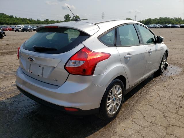 Photo 3 VIN: 1FAHP3K2XCL178750 - FORD FOCUS SE 