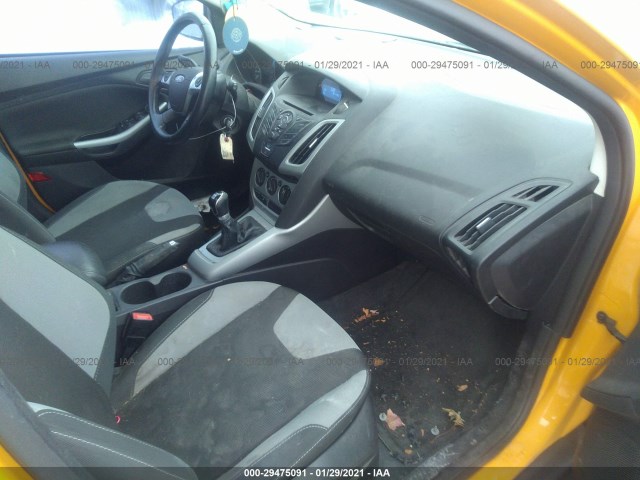 Photo 4 VIN: 1FAHP3K2XCL226618 - FORD FOCUS 