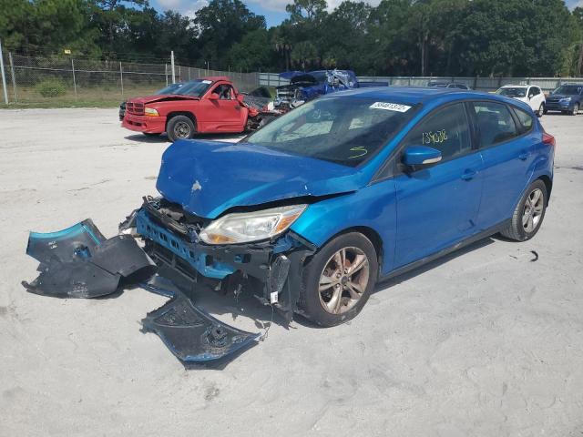 Photo 1 VIN: 1FAHP3K2XCL239045 - FORD FOCUS SE 