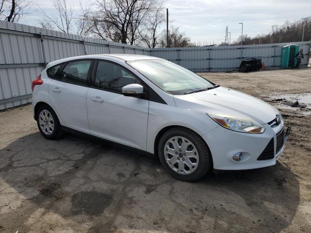 Photo 3 VIN: 1FAHP3K2XCL246884 - FORD FOCUS SE 