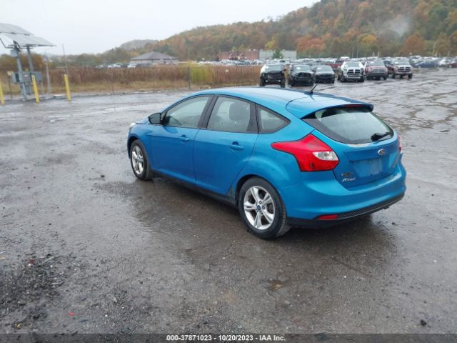 Photo 2 VIN: 1FAHP3K2XCL255696 - FORD FOCUS 