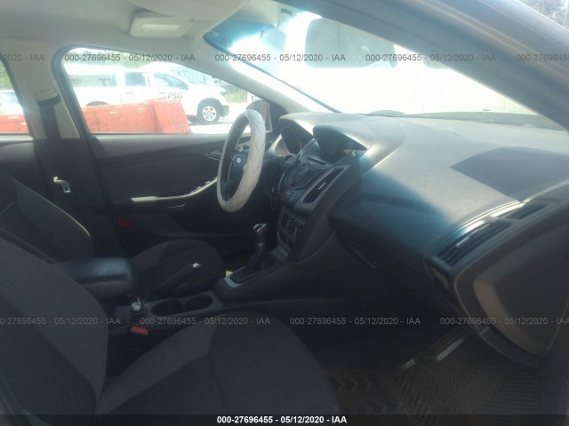 Photo 4 VIN: 1FAHP3K2XCL260218 - FORD FOCUS 