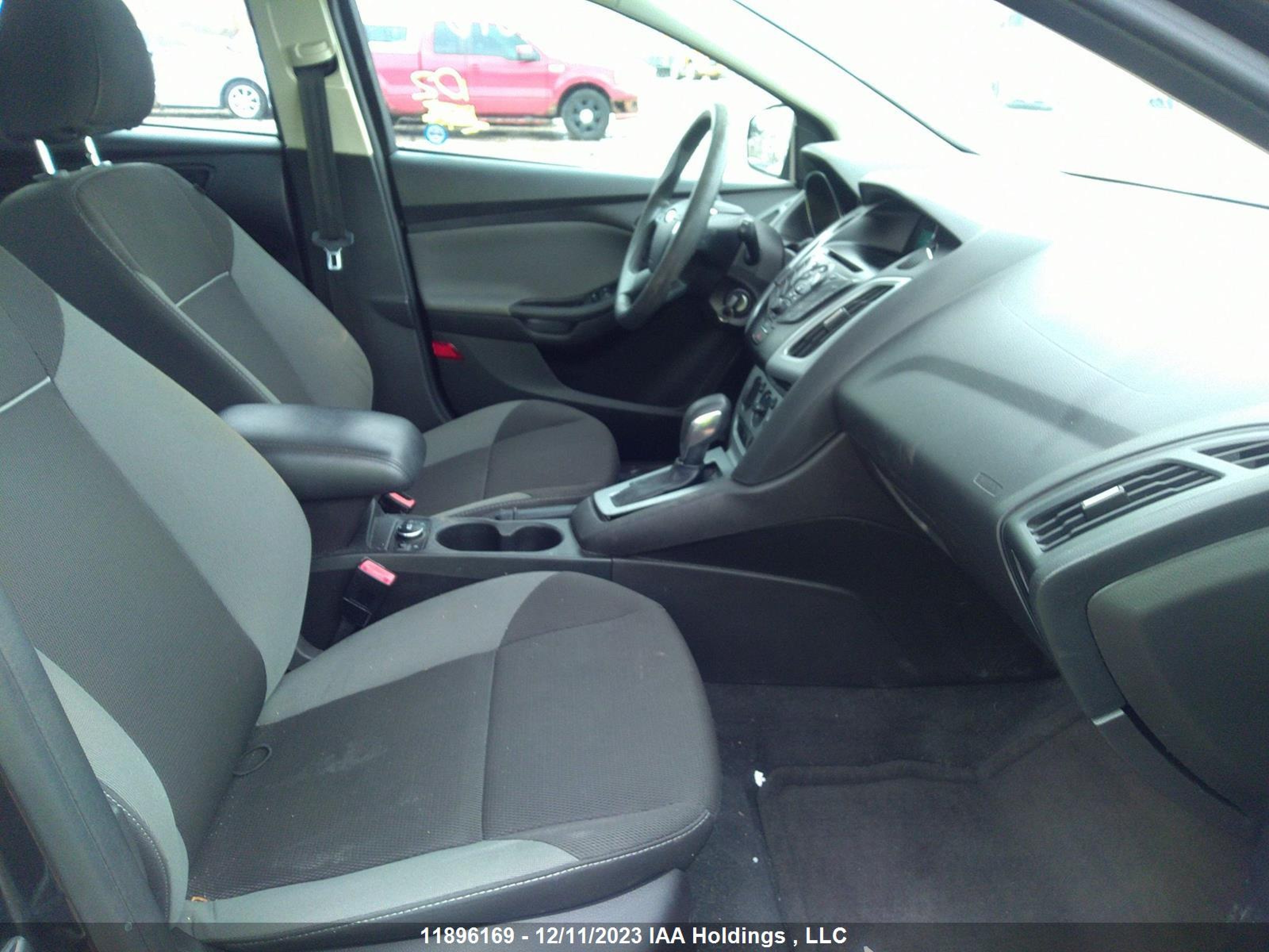 Photo 4 VIN: 1FAHP3K2XCL383453 - FORD FOCUS 