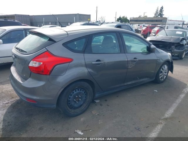 Photo 3 VIN: 1FAHP3K2XCL415995 - FORD FOCUS 