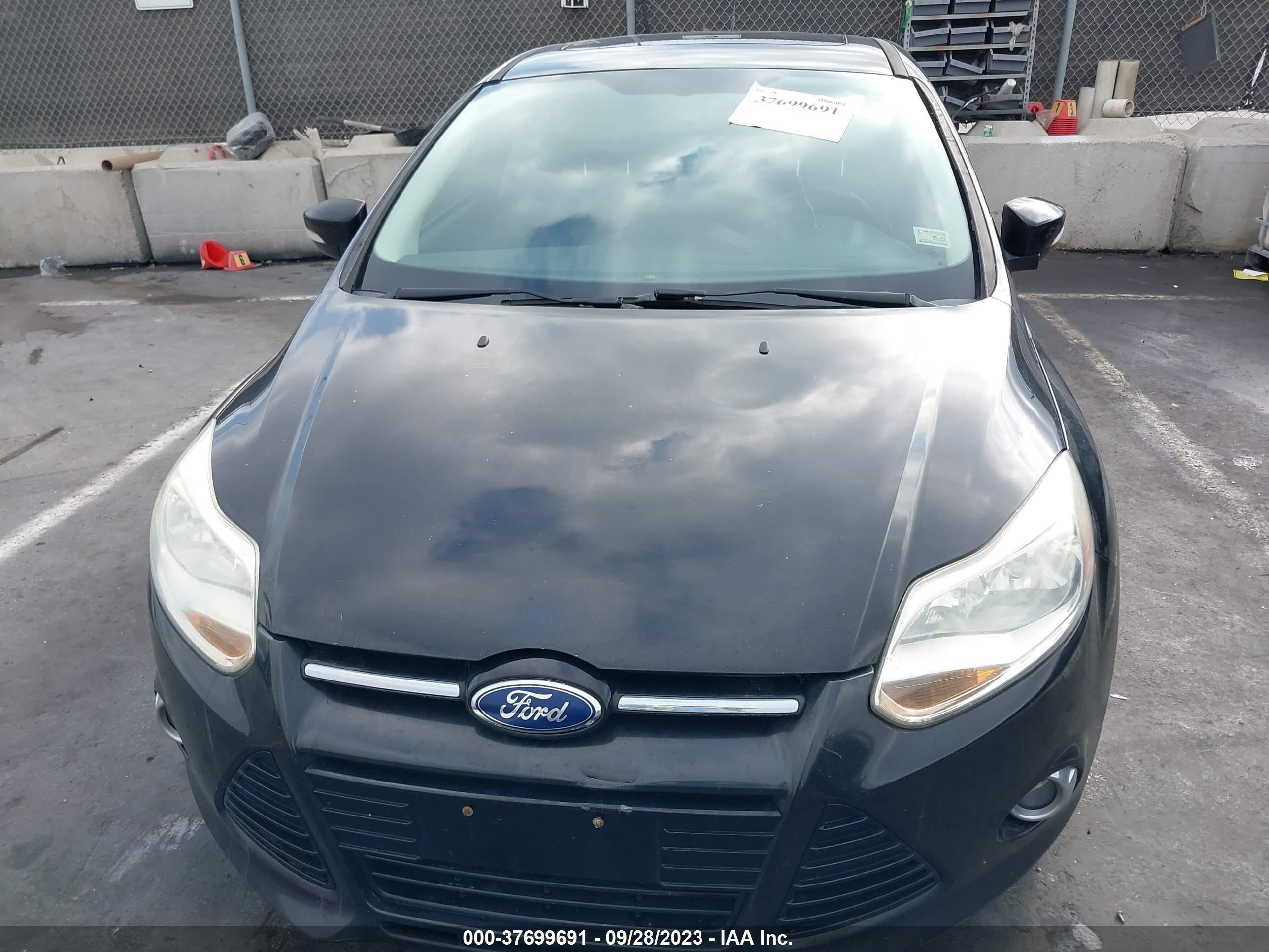 Photo 5 VIN: 1FAHP3M20CL105156 - FORD FOCUS 