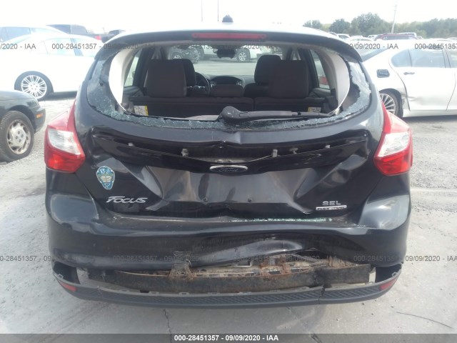 Photo 5 VIN: 1FAHP3M20CL393258 - FORD FOCUS 