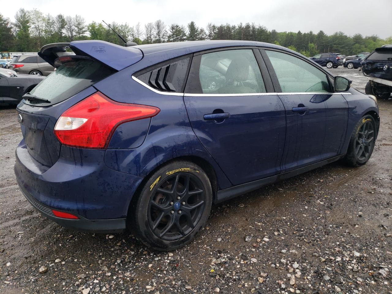 Photo 2 VIN: 1FAHP3M23CL150043 - FORD FOCUS 