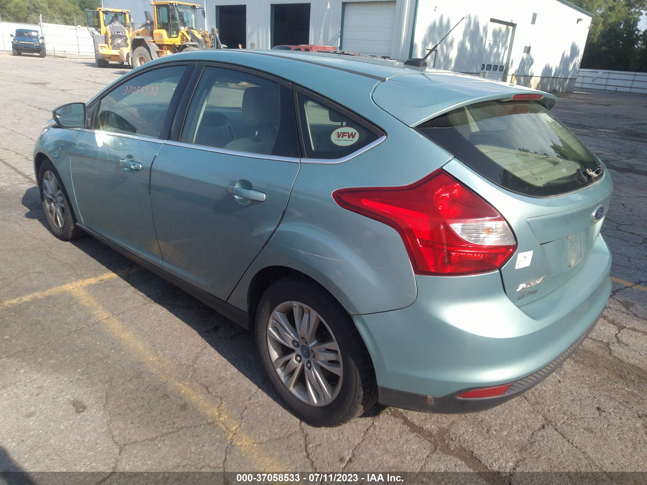 Photo 2 VIN: 1FAHP3M25CL363589 - FORD FOCUS 