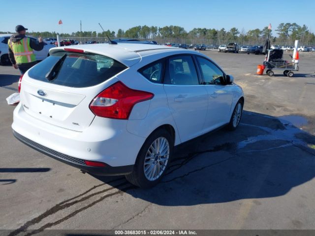 Photo 3 VIN: 1FAHP3M26CL177060 - FORD FOCUS 