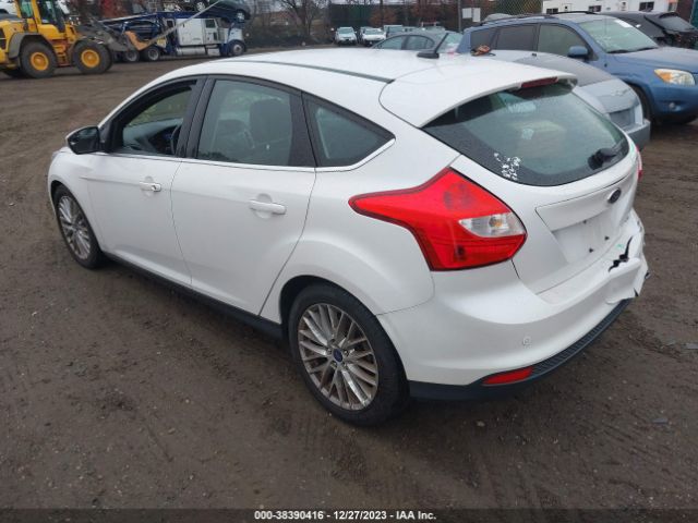 Photo 2 VIN: 1FAHP3M26CL353086 - FORD FOCUS 