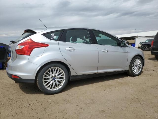 Photo 2 VIN: 1FAHP3M27CL143581 - FORD FOCUS 