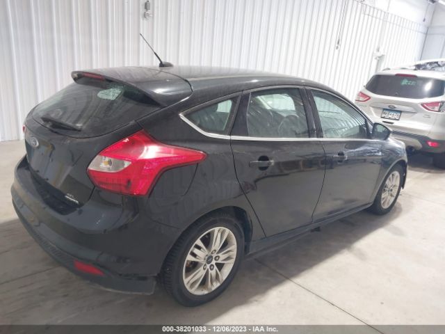 Photo 3 VIN: 1FAHP3M27CL477058 - FORD FOCUS 