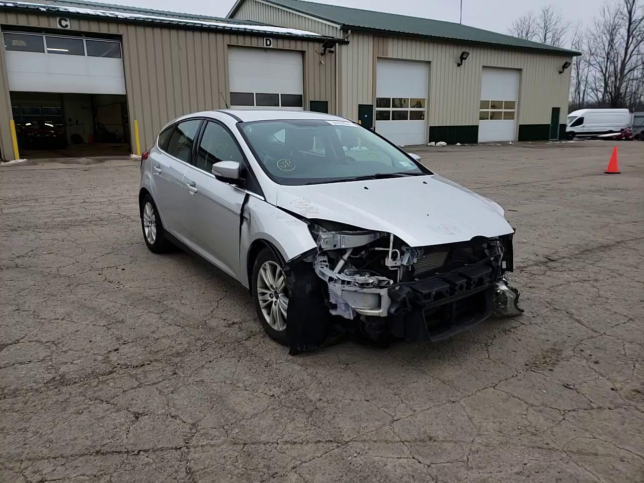 Photo 10 VIN: 1FAHP3M28CL470362 - FORD FOCUS SEL 