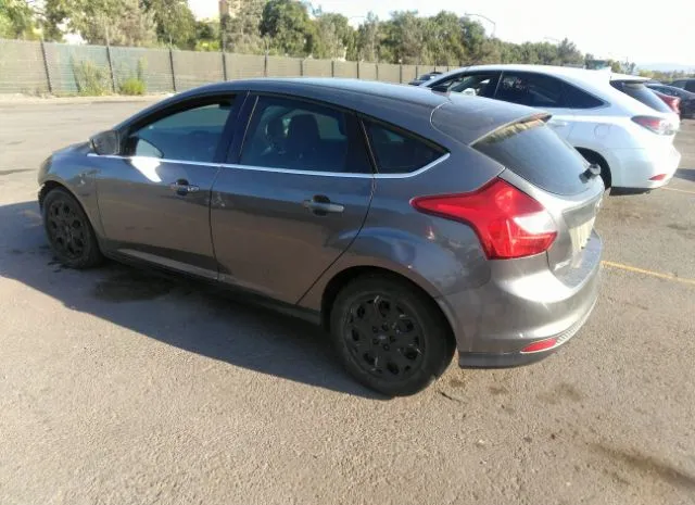 Photo 2 VIN: 1FAHP3M29CL168157 - FORD FOCUS 