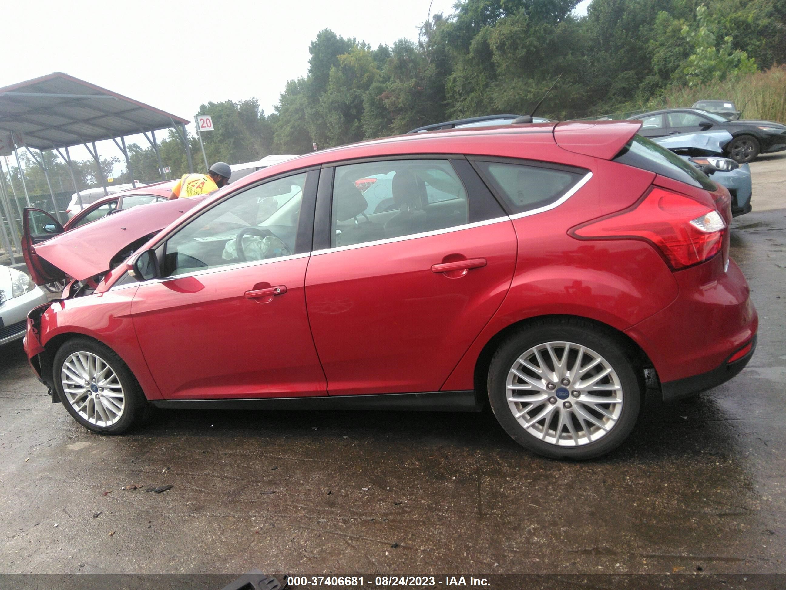 Photo 14 VIN: 1FAHP3M29CL233993 - FORD FOCUS 