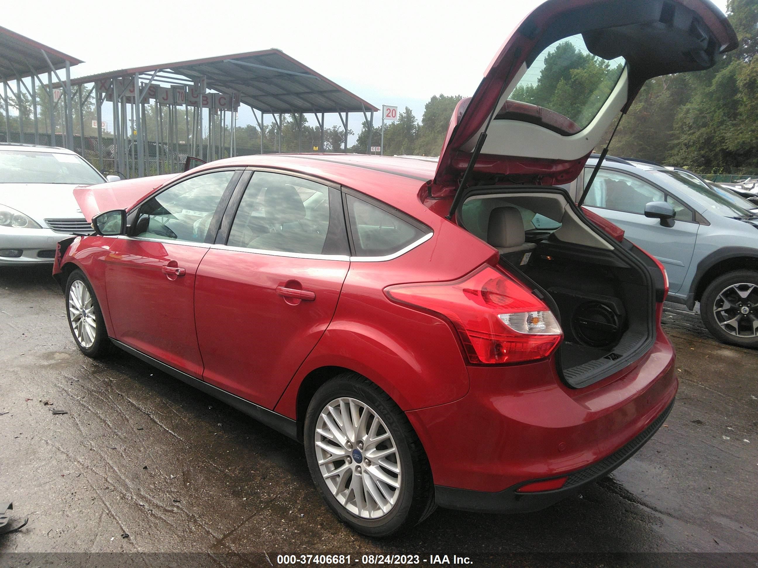 Photo 2 VIN: 1FAHP3M29CL233993 - FORD FOCUS 