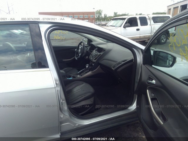 Photo 4 VIN: 1FAHP3M29CL263155 - FORD FOCUS 