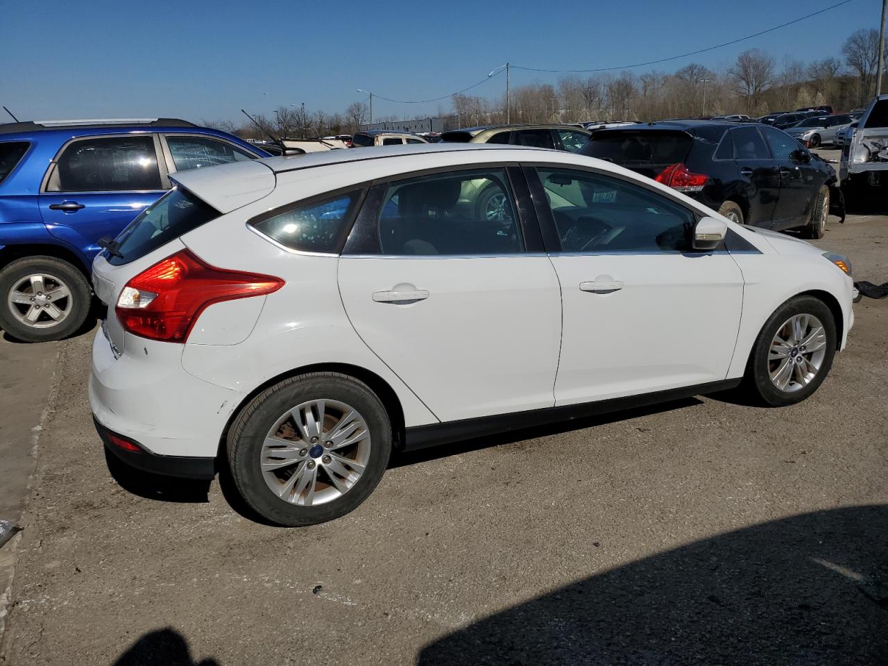 Photo 2 VIN: 1FAHP3M29CL396420 - FORD FOCUS 