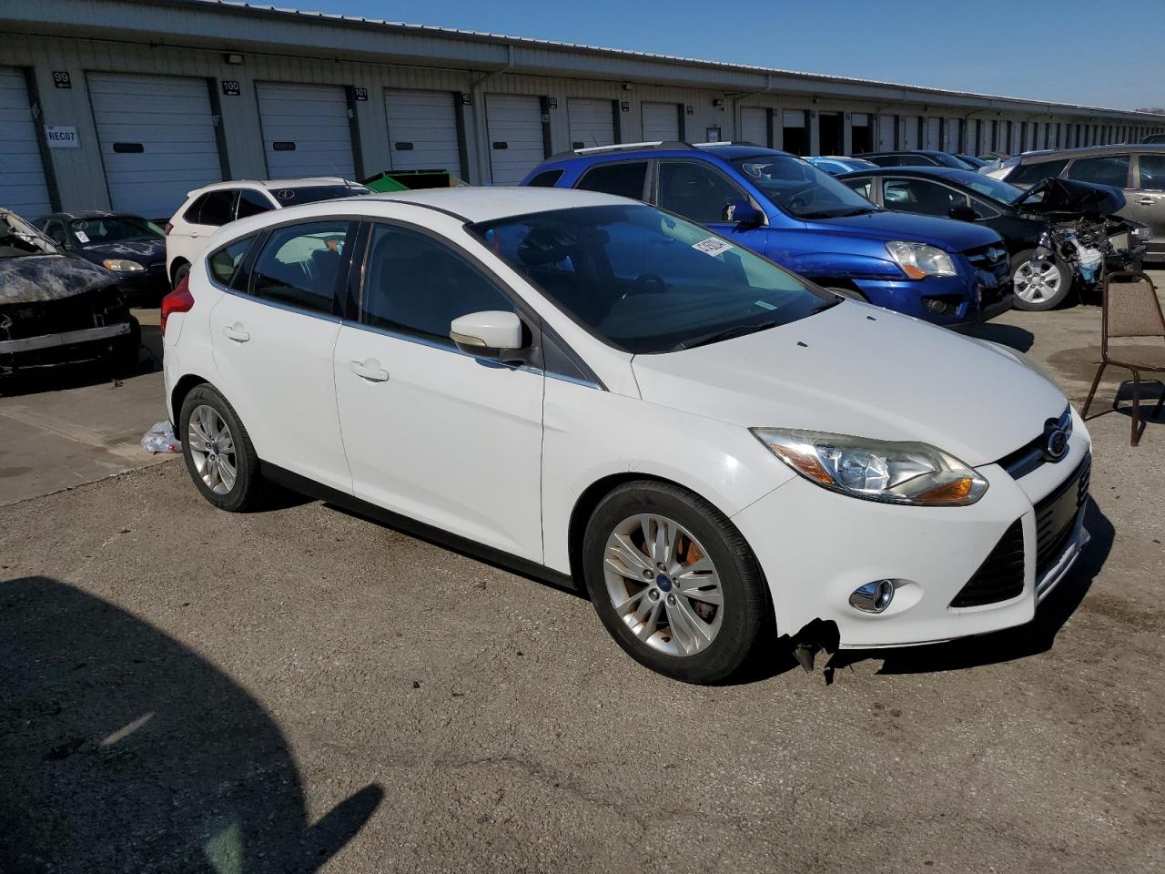 Photo 3 VIN: 1FAHP3M29CL396420 - FORD FOCUS 