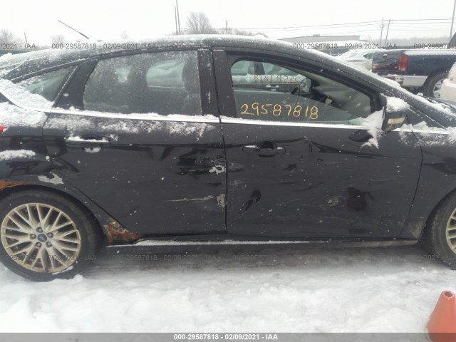 Photo 5 VIN: 1FAHP3M2XCL166868 - FORD FOCUS 