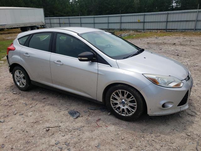 Photo 3 VIN: 1FAHP3M2XCL210691 - FORD FOCUS 