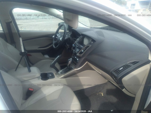 Photo 4 VIN: 1FAHP3M2XCL214868 - FORD FOCUS 