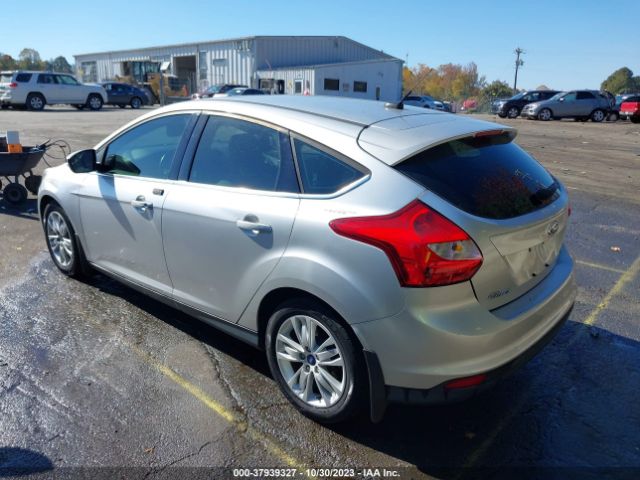 Photo 2 VIN: 1FAHP3M2XCL247241 - FORD FOCUS 