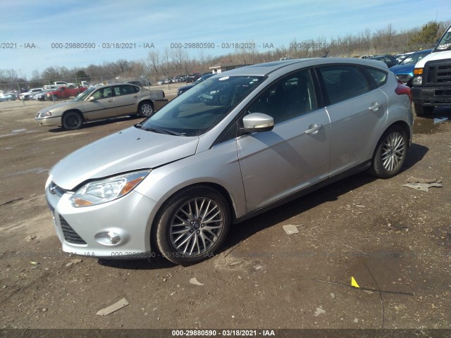 Photo 1 VIN: 1FAHP3M2XCL338235 - FORD FOCUS 