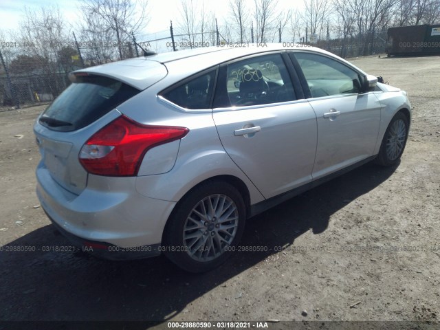 Photo 3 VIN: 1FAHP3M2XCL338235 - FORD FOCUS 