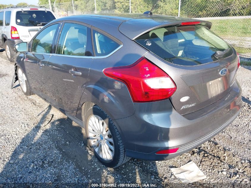 Photo 2 VIN: 1FAHP3N24CL225413 - FORD FOCUS 