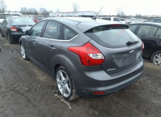 Photo 2 VIN: 1FAHP3N28CL174093 - FORD FOCUS 