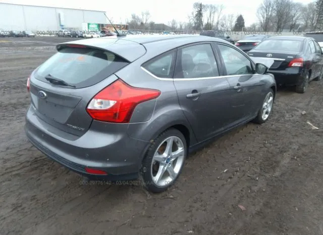 Photo 3 VIN: 1FAHP3N28CL174093 - FORD FOCUS 