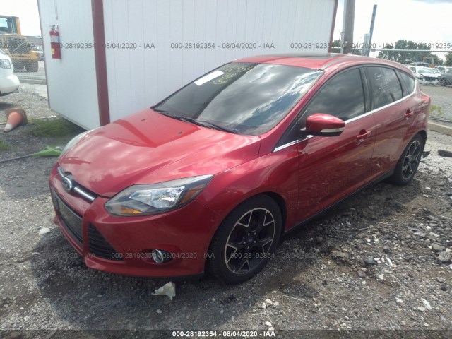 Photo 1 VIN: 1FAHP3N28CL400391 - FORD FOCUS 