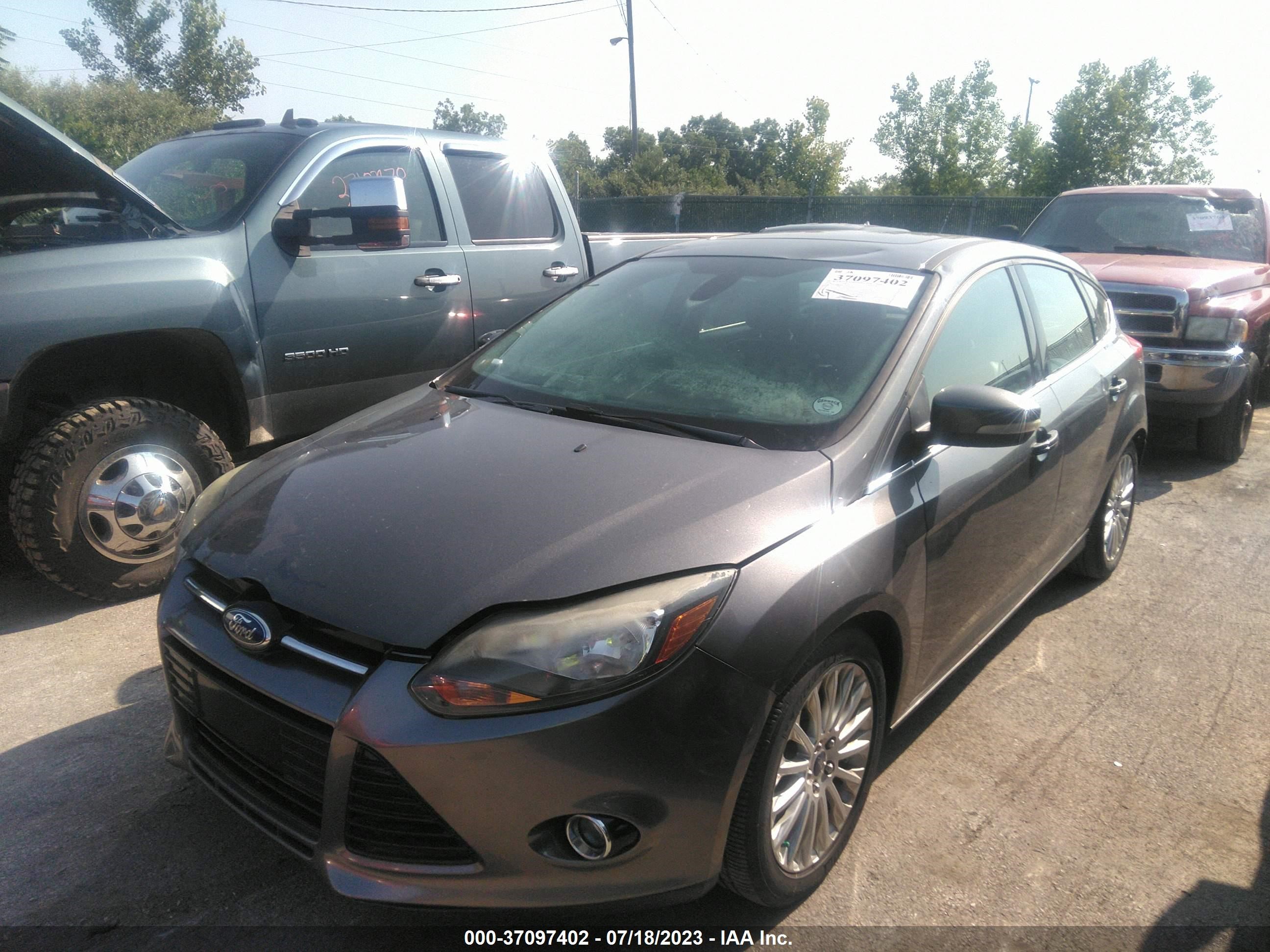 Photo 5 VIN: 1FAHP3N29CL323787 - FORD FOCUS 